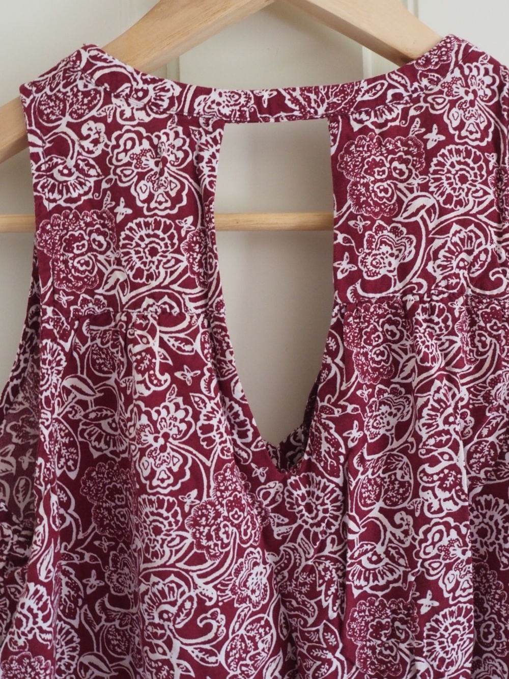 Old Navy Size S Red White Burgundy Paisley Sleeveless Cover Up V Neck Sundress - Picture 3 of 5